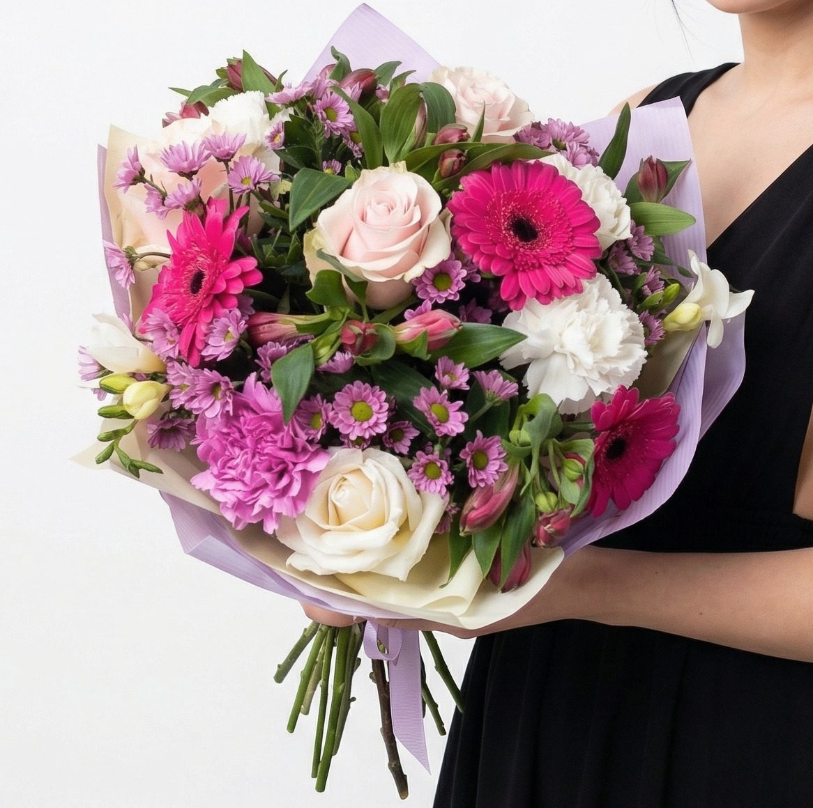 Bukiet "Zapach Wiosny" to lekka, pastelowa propozycja na wiosenne i letnie dni.Poczta Kwiatowa Warszawa