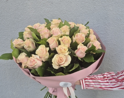 różowe różeKwiaty Warszawa